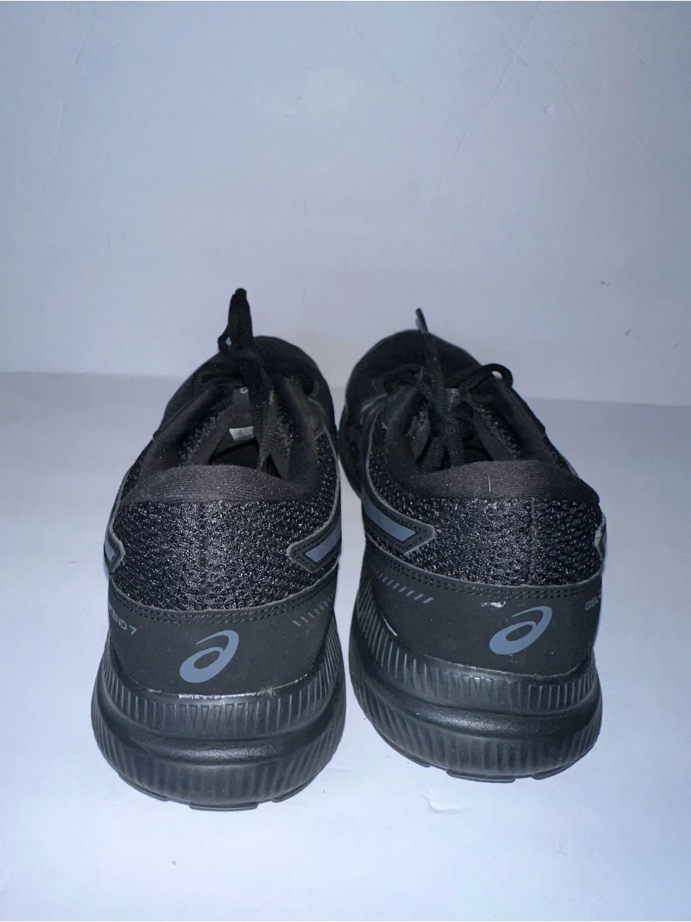 Asics Gel-Contend 7 running shoes in black and carrier grey - Mens Size 13
